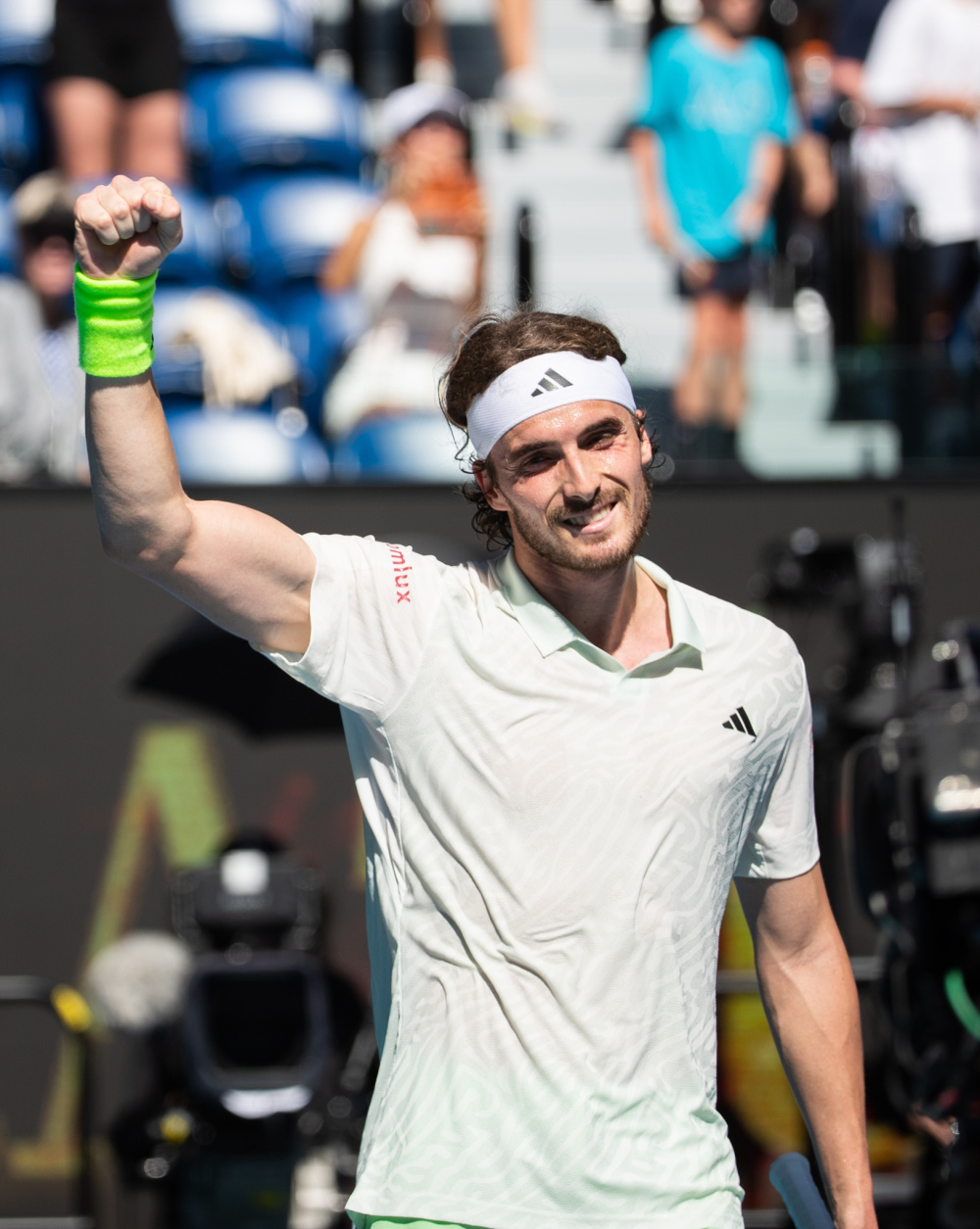 关于德国网球队碾压西班牙网球队，西西帕斯三分雨点燃全场的信息