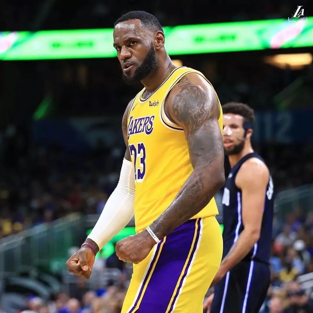 湖人B队险胜尼日利亚男篮，威斯布鲁克完成帽子戏法