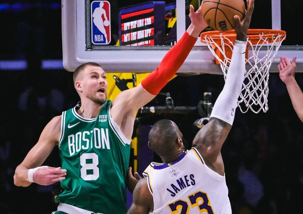 波兰男篮完胜加拿大男篮，杰伦·布朗完成帽子戏法