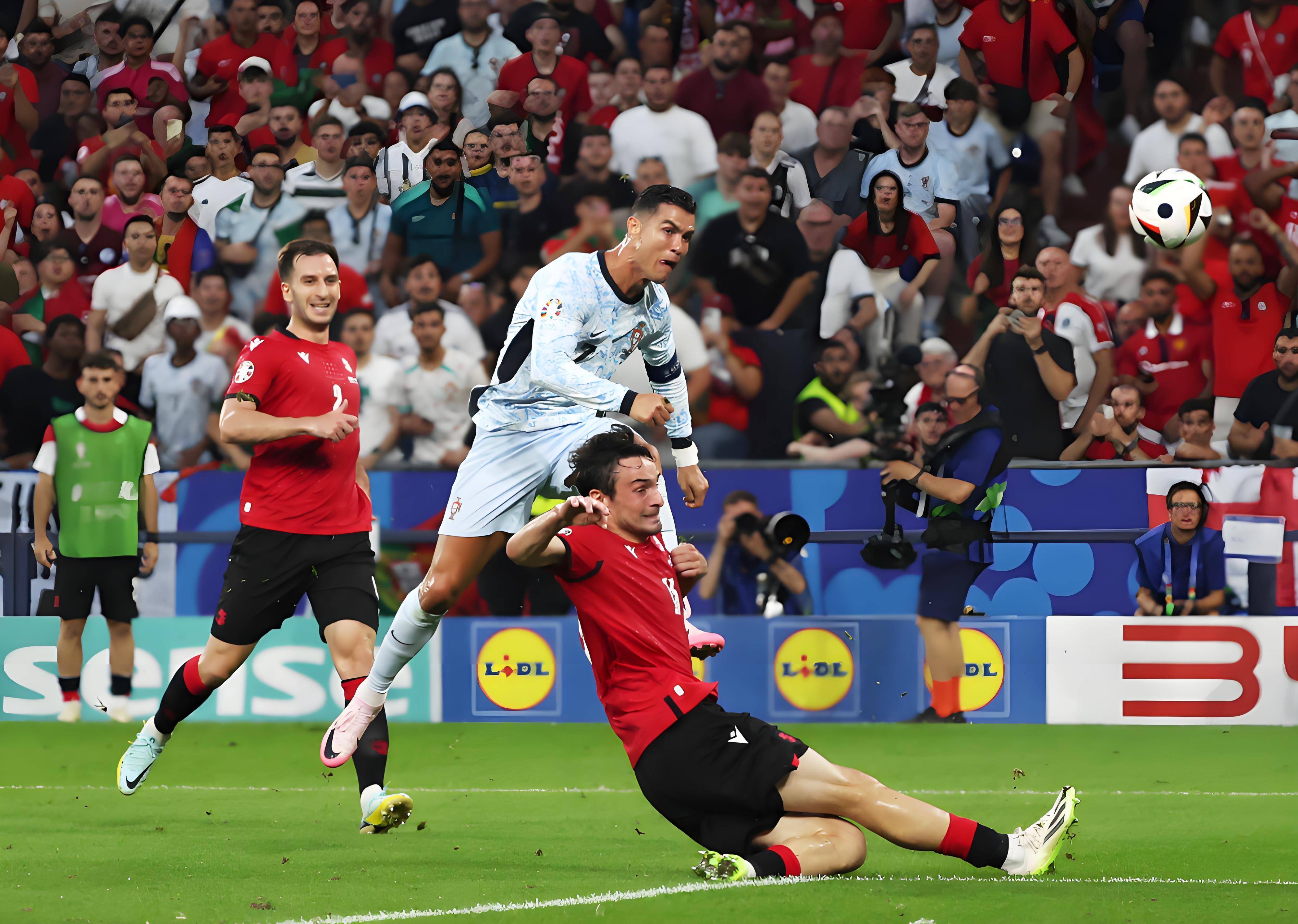 西班牙横扫葡萄牙，科曼统治全场