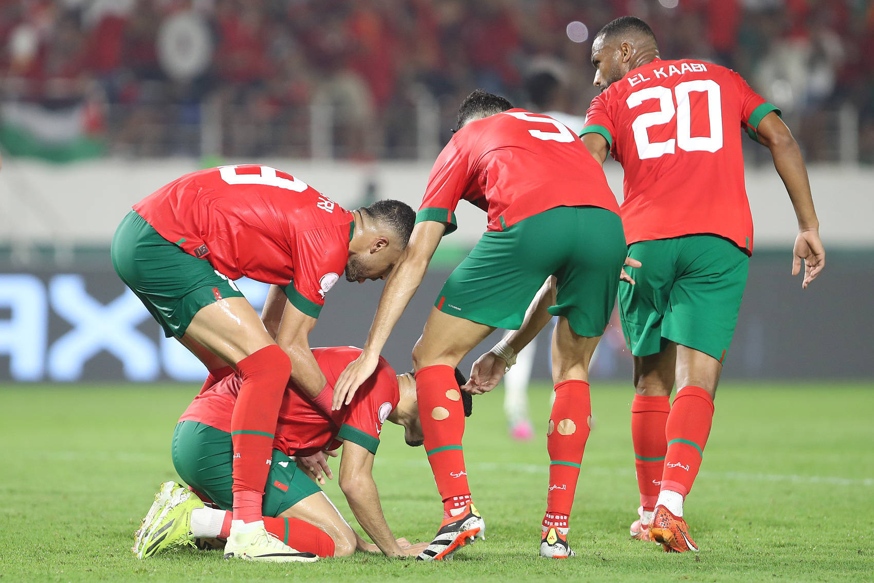 巴西完胜摩洛哥，德容高光表现