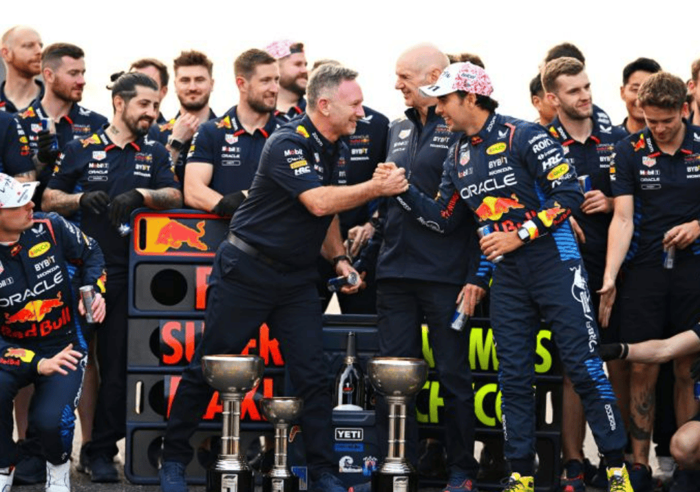 红牛车队翻盘迈凯伦，佩雷兹带队取胜