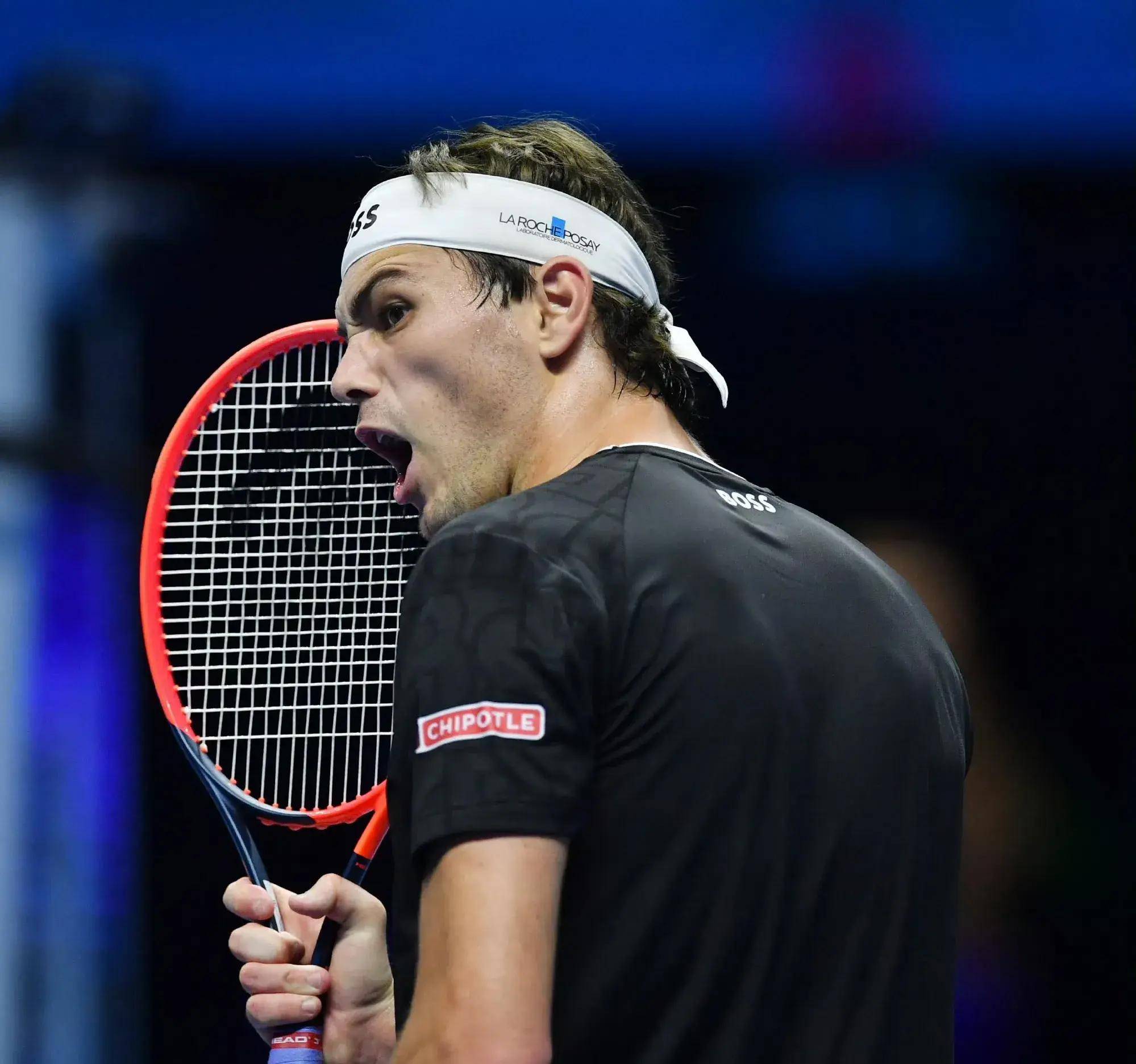 温网完胜ATP总决赛,兹维列夫关键制胜 温网完胜ATP总决赛,兹维列夫关键制胜