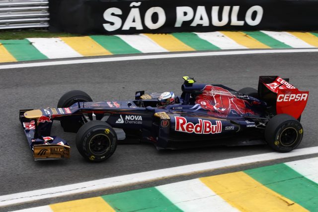 红牛车队轻取梅赛德斯，皮亚斯特里带队取胜