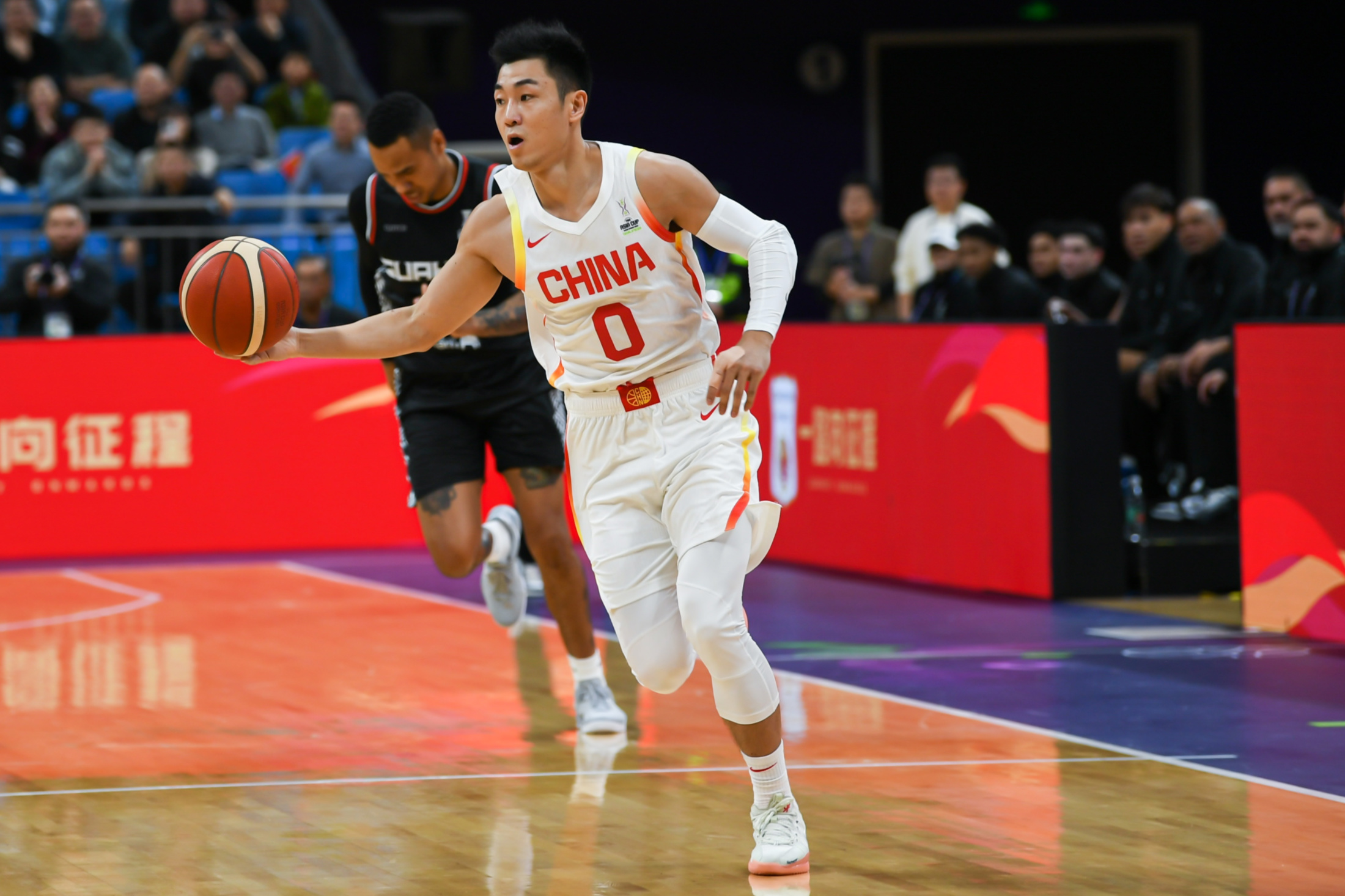 江苏队轻取天津队，高诗岩关键制胜