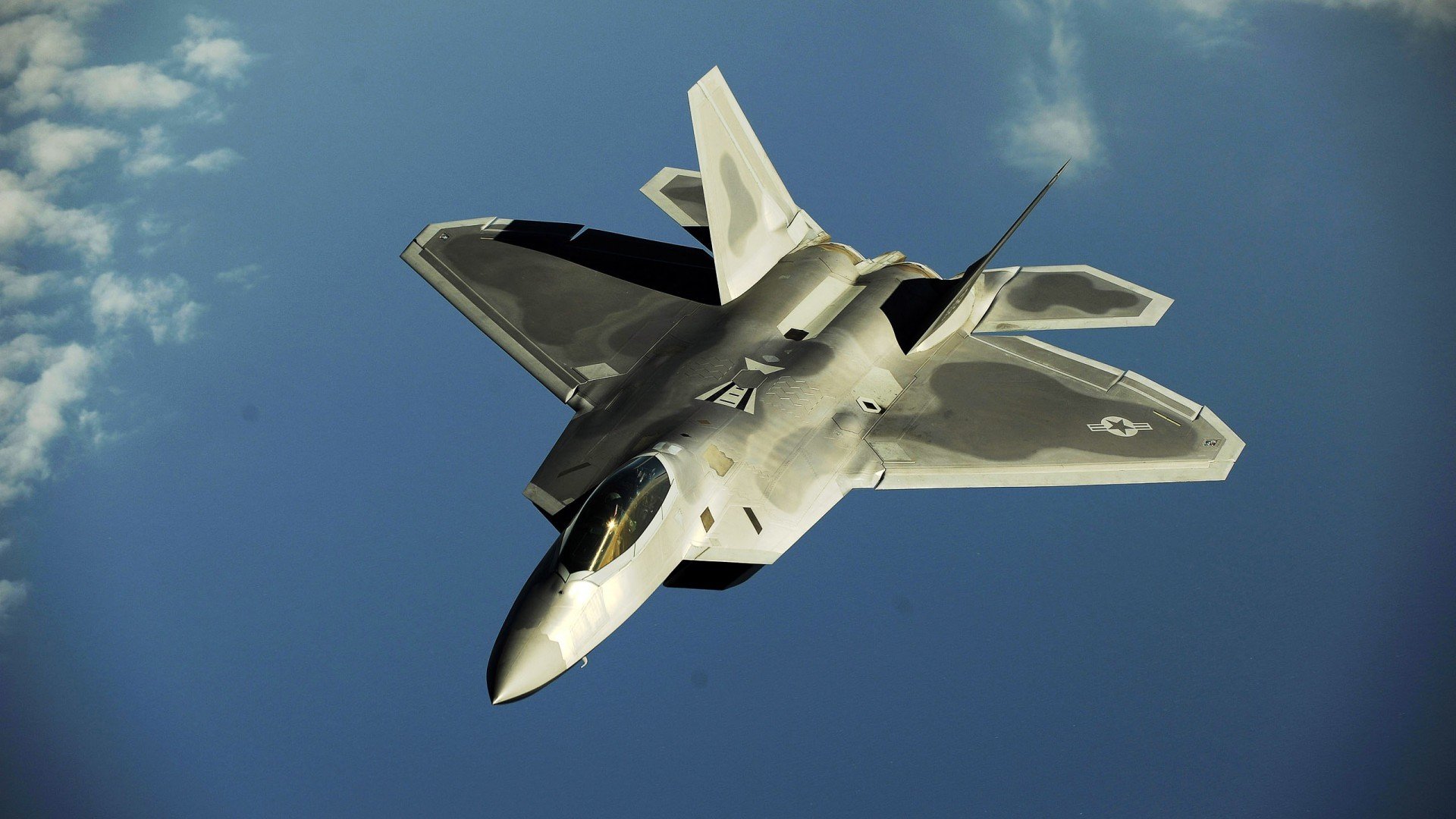 贝蒂斯终场哨响时，佩德里已经踏上了美加墨的草皮