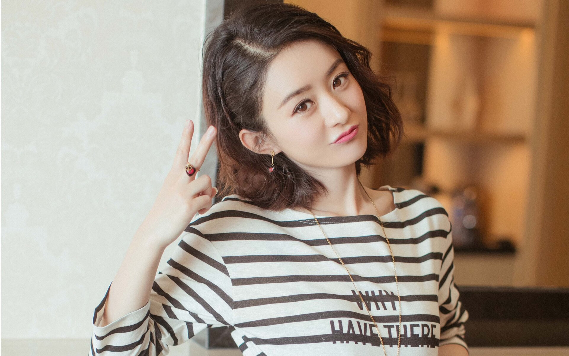 窒息绞杀！快船攻防一体展现统治级表现，季后赛焦点战全面压制步行者